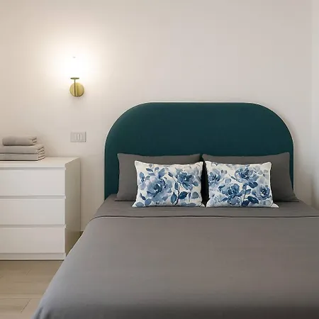 Shoreline Bliss House-direct Sea Access